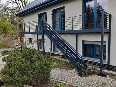 Balkon, Terrasse mit Treppe