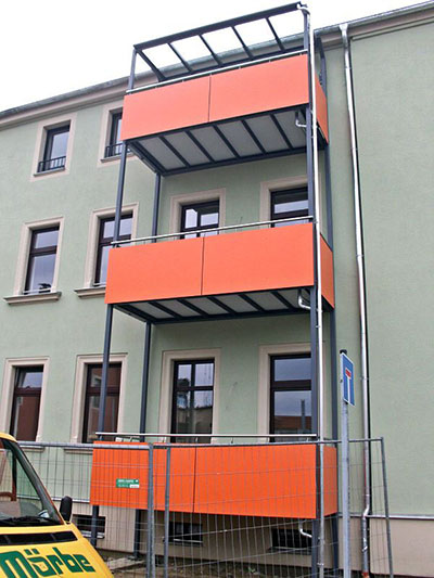 Balkonanlage mit Sichtschutzgeländer