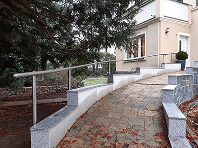Edelstahlhandlauf für Rampe