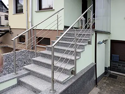 Edelstahlgeländer Zugang Einfamilienhaus