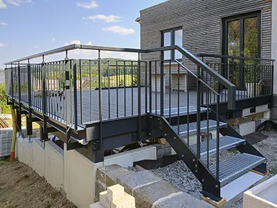 Terrassengeländer Rechteckprofile pulverbeschichtet RAL7016