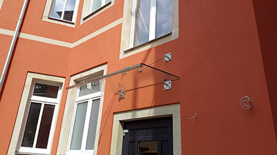 Vordach aus Glas