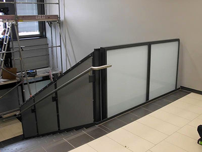 Treppengeländer mit Streckmetallfüllung