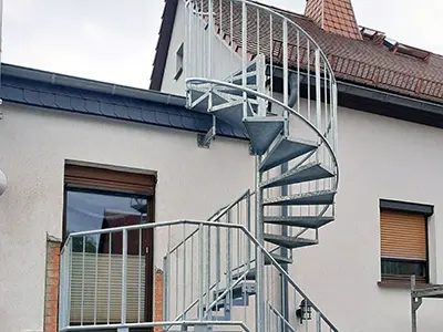 Spindeltreppe als Sonderkonstruktion Dachzugang